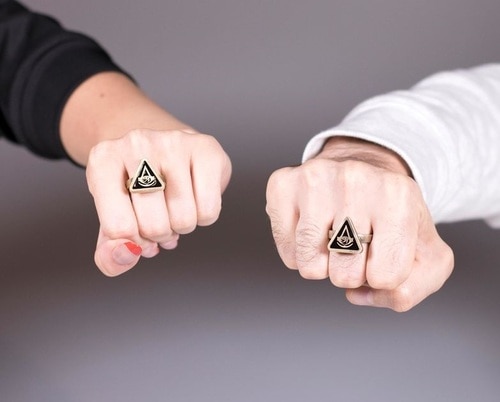 アサシン クリード　オリジンズ　ゴールドリングサイズM サイズM