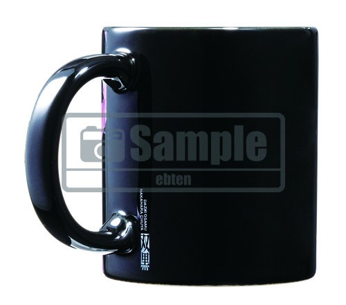 マグカップの取手付近には“双黒”の文字をプリント!!
