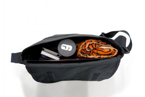 6コレクション　メッセンジャーバッグ