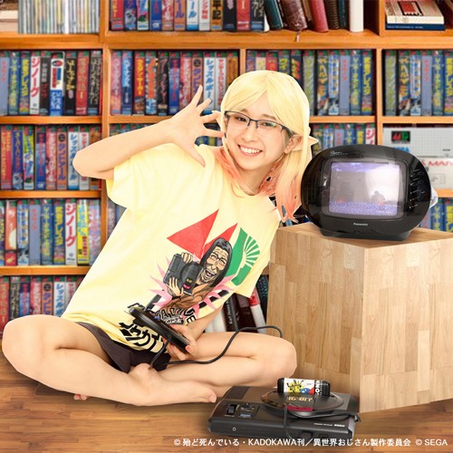 異世界おじさん x メガドライブ Tシャツ (ライトイエロー)カラー：ライトイエロー Lサイズ Lサイズ