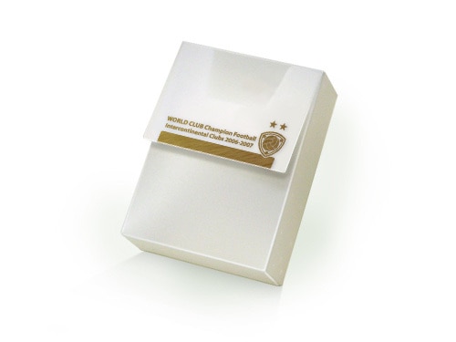 16枚のトップローダーが収納できるデッキケース付き