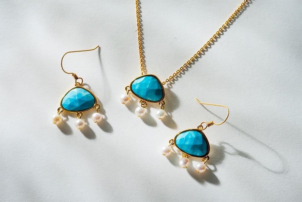 宮増侑嬉旅するターコイズのピアス＆ネックレス＆パスポートケースセット