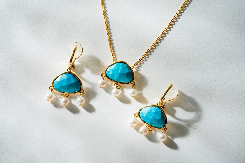 宮増侑嬉旅するターコイズのイヤリング＆ネックレス＆パスポートケースセット