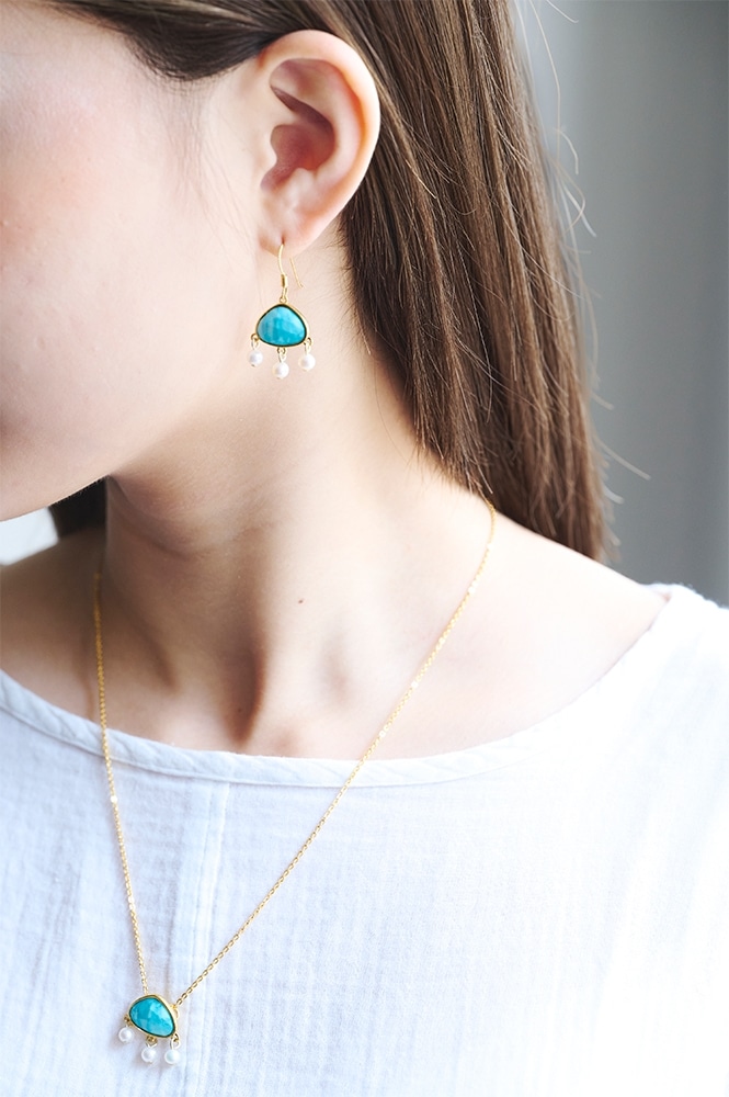宮増侑嬉旅するターコイズのピアス&ネックレスセット