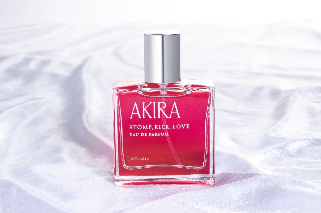 【踏んだり、蹴ったり、愛したり】香水　五百森泰