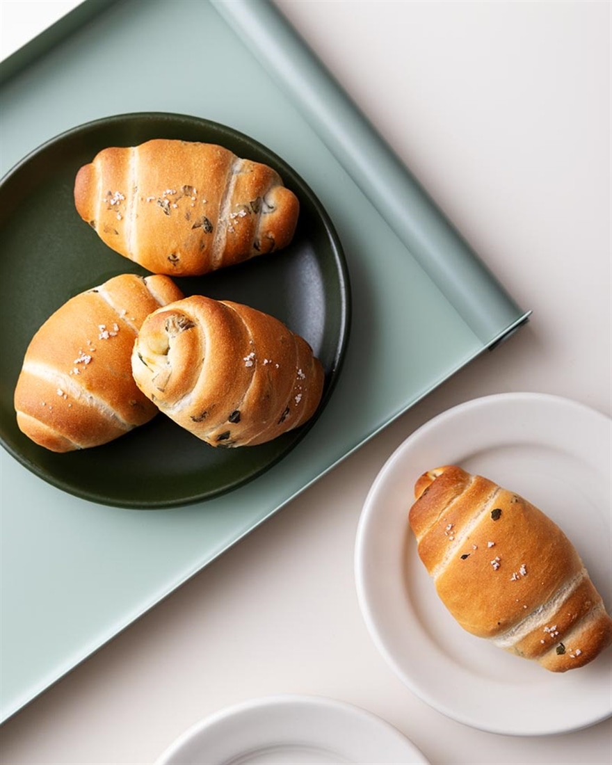 はじめてでもお店みたいに作れる シンプルなパン