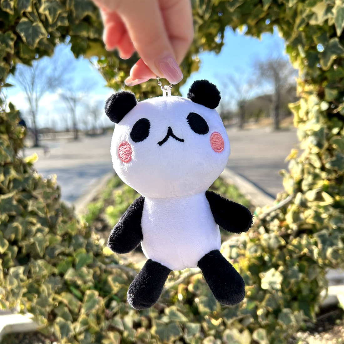 「つなまよざ」つなこパンダぬいぐるみ2号（ボールチェーン）