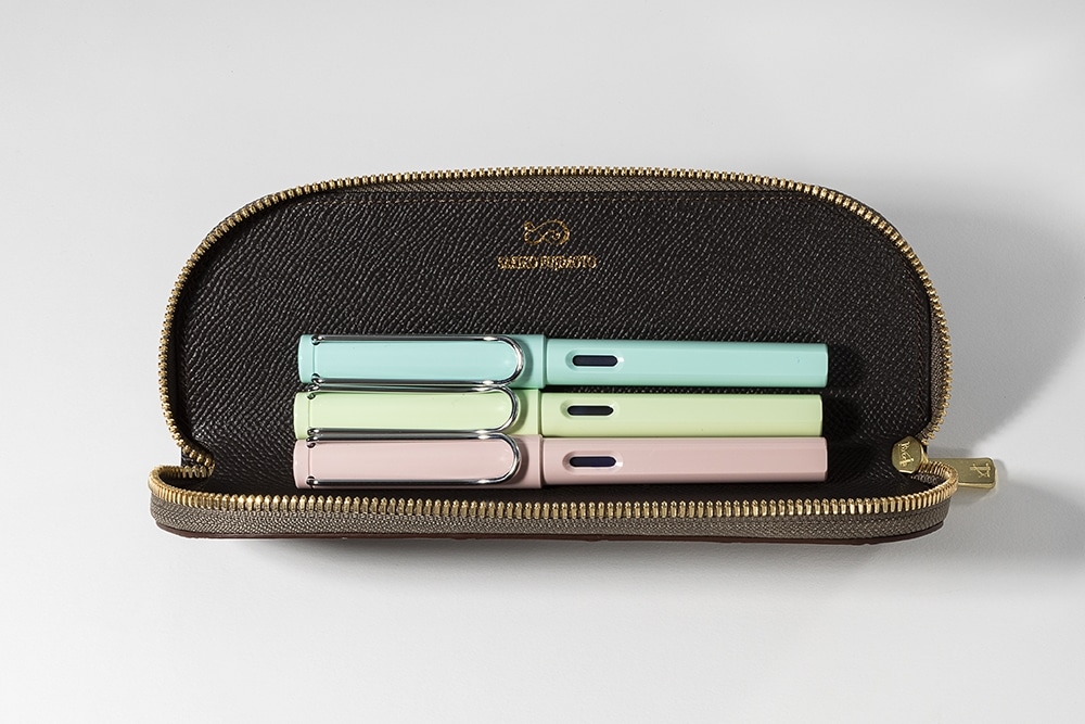 藤本さきこ　クロコダイルペンケース【トープグレー×チョコ】