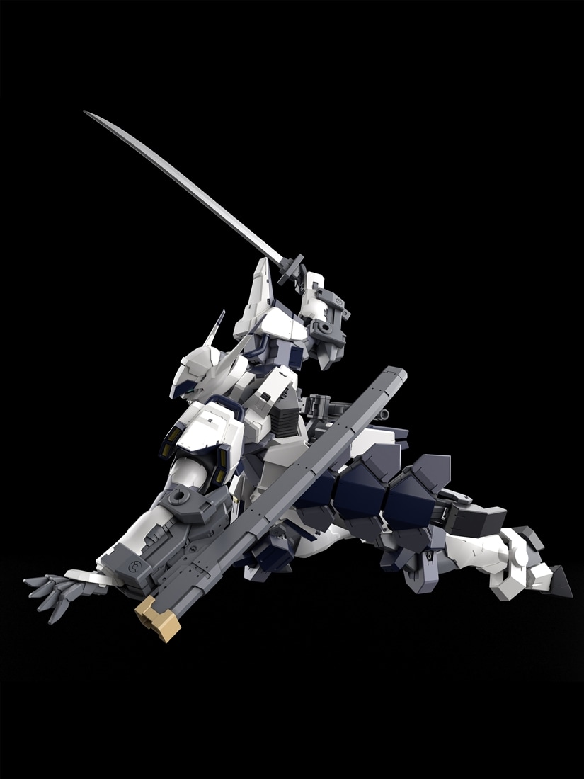 【カドスト限定＆限定特典付き】KADOKAWA PLASTIC MODEL SERIES 「フルメタル・パニック！ Family」 1/48 アズール・レイヴン 10式改単分子カッターメッキver.＋海老川兼武氏デザイン特製台座 付き 限定版