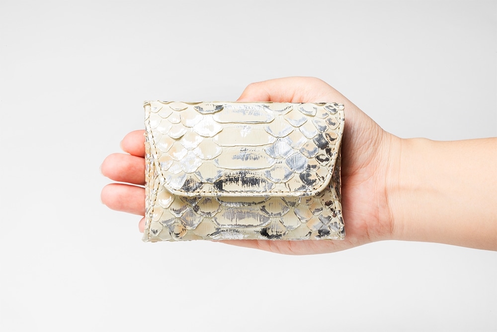 【数量限定】ハッピー.三姉妹　金運アップ巳守豆財布（みまもりまめざいふ）　ホワイトシルバー