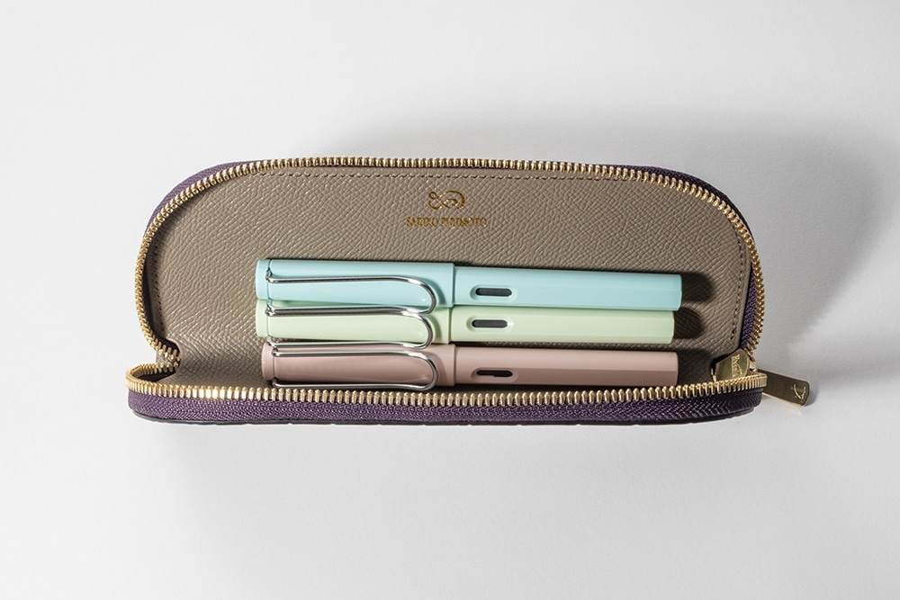 藤本さきこ　クロコダイルペンケース【オーベルジーヌ（紫）×グレージュ】