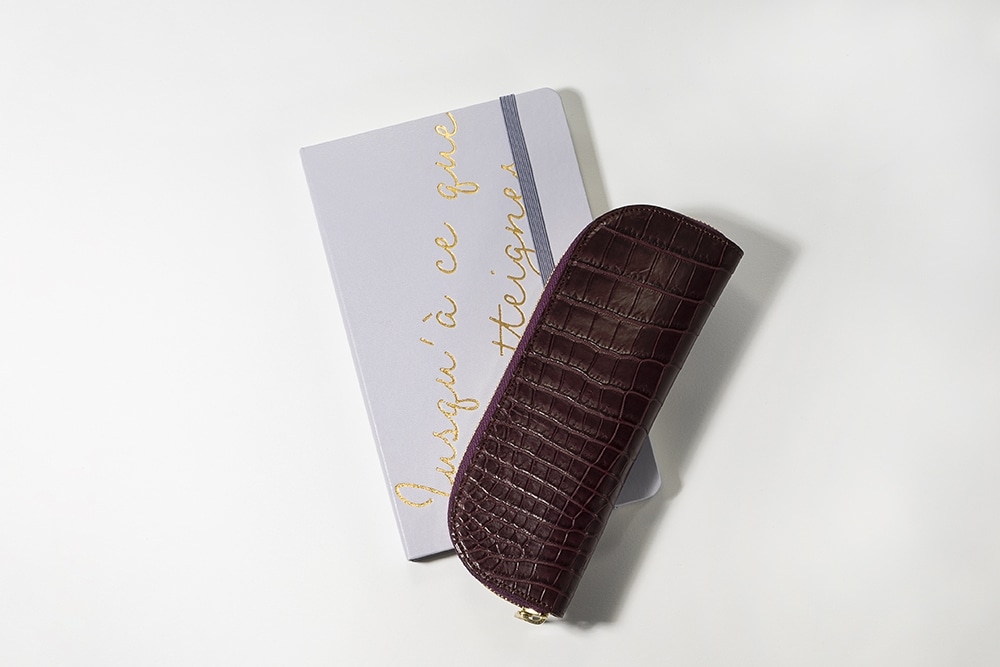 藤本さきこ　クロコダイルペンケース【バーガンディ×ゴールド】