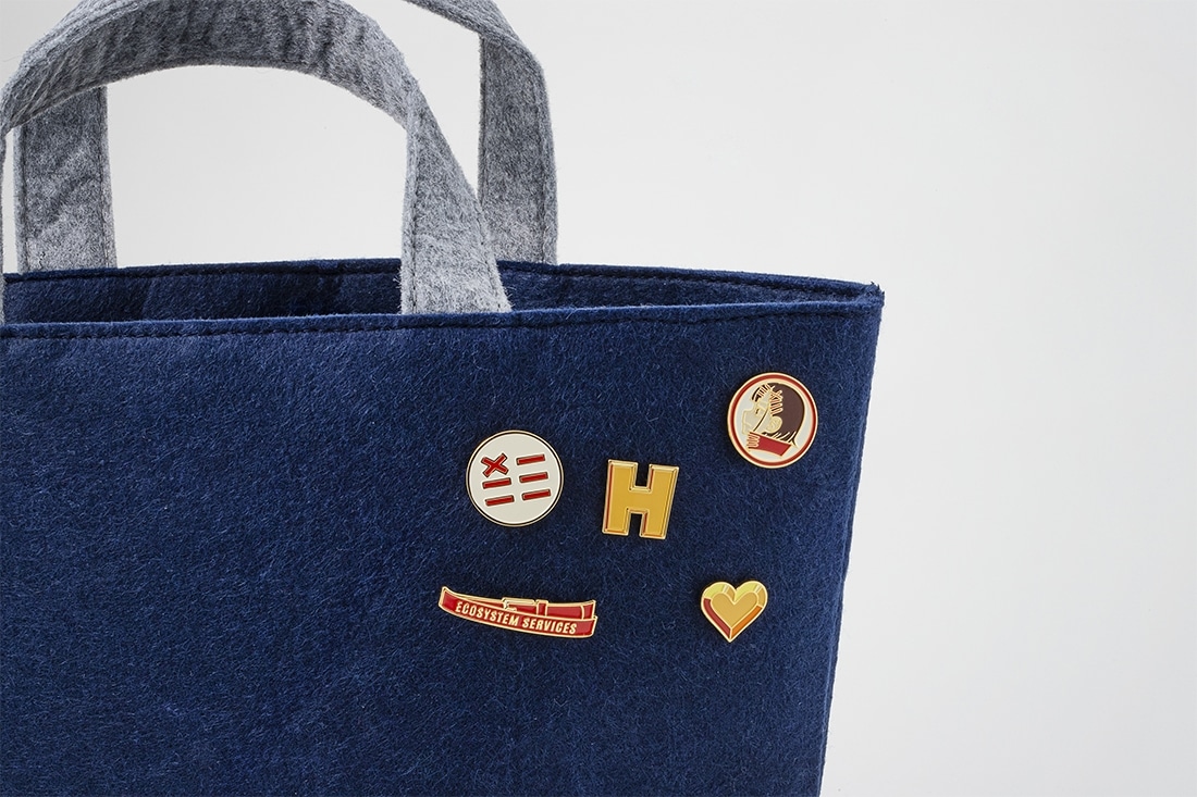 ヘアピンまみれ【出版記念】オリジナルピンバッジ　3個セット