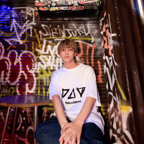 2022 FAV Graffiti TEE SHIRT WhiteL L