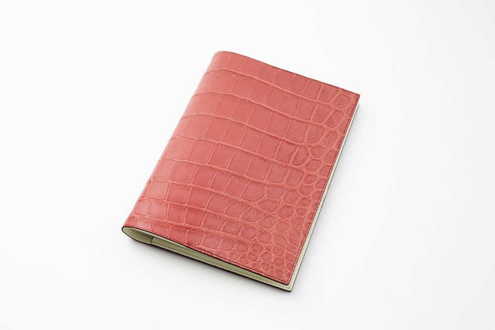 藤本さきこ　クロコダイル手帳カバー【オールドピンク×アイボリー】