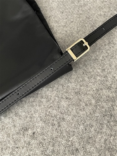 杉山律子　スクエアレザーバッグ ブラック