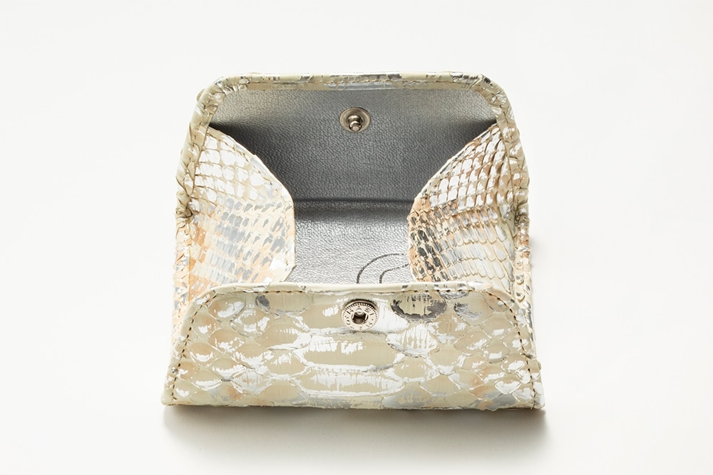 【数量限定】ハッピー.三姉妹　金運アップ巳守豆財布（みまもりまめざいふ）　ホワイトシルバー