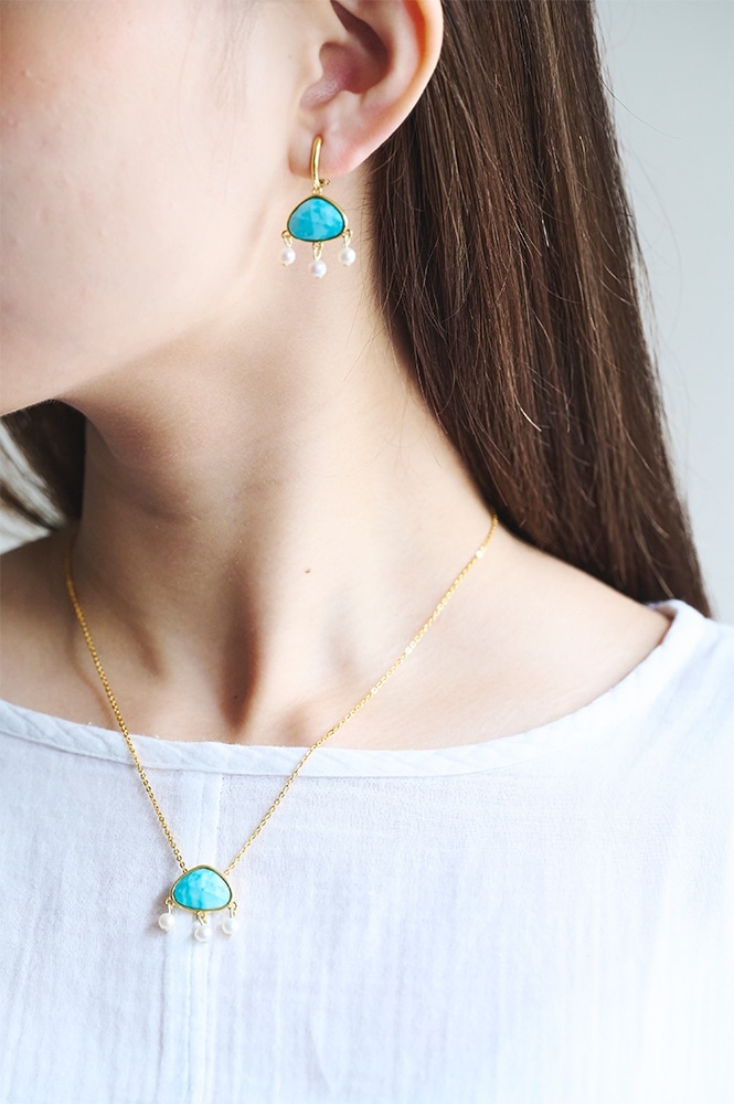 宮増侑嬉旅するターコイズのイヤリング&ネックレスセット