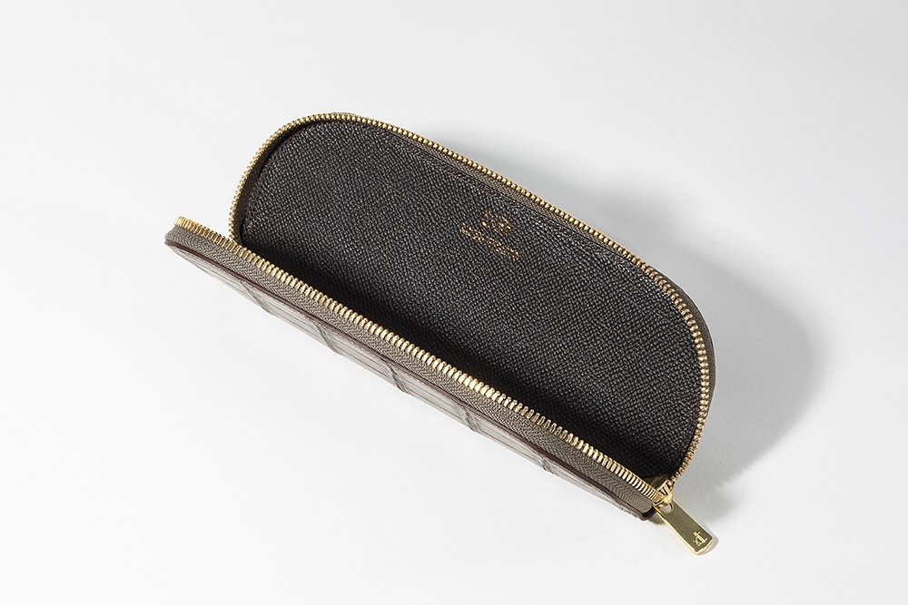 藤本さきこ　クロコダイルペンケース【トープグレー×チョコ】