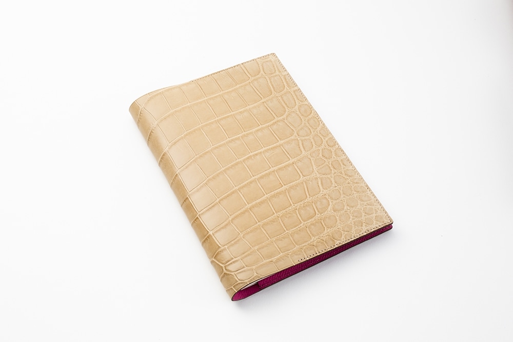 藤本さきこ　クロコダイル手帳カバー【ベージュ×ピンク】
