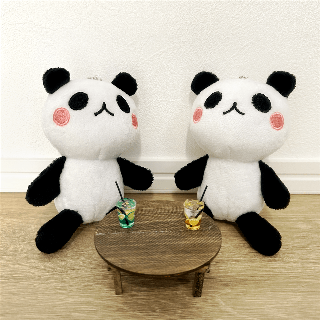 「つなまよざ」つなこパンダぬいぐるみ2号（ボールチェーン）