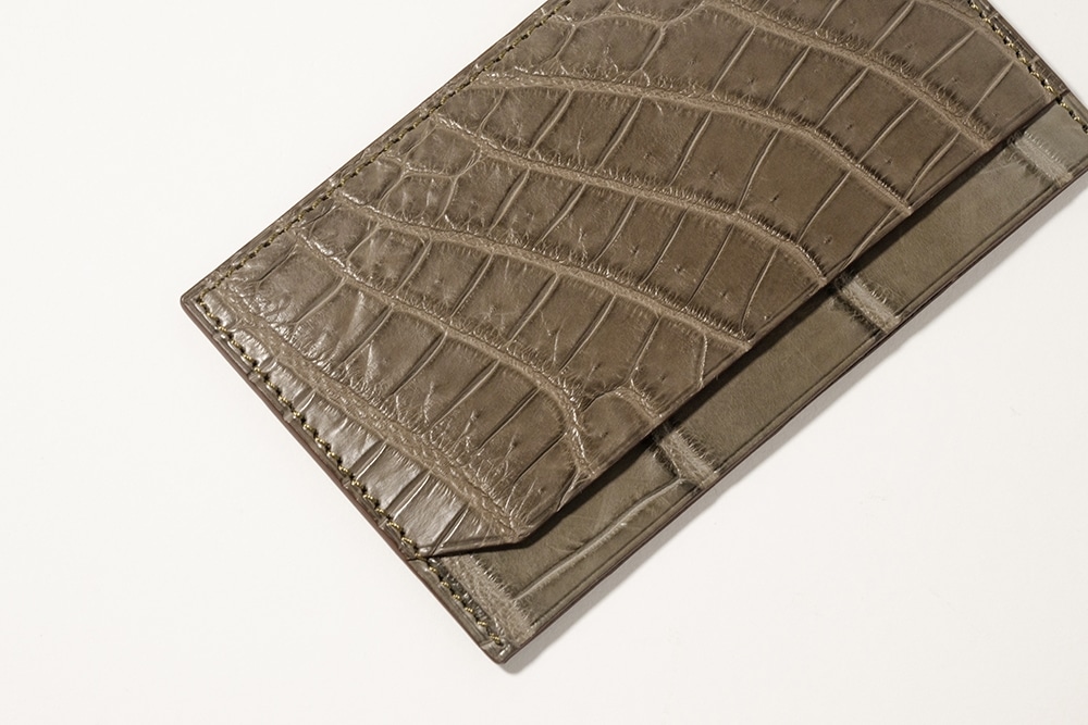 藤本さきこ　クロコダイルカードケース【トープグレー×チョコ】