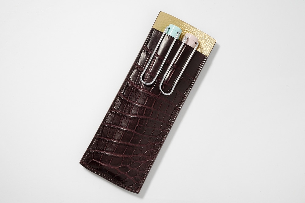 藤本さきこ　クロコダイル二本挿しペンケース【バーガンディ×ゴールド】