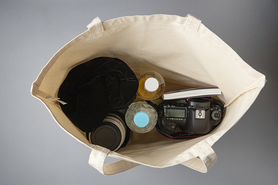 【数量限定】上谷沙弥　書籍＆直筆サイン入りアクリルフォトスタンド・トートバッグセット