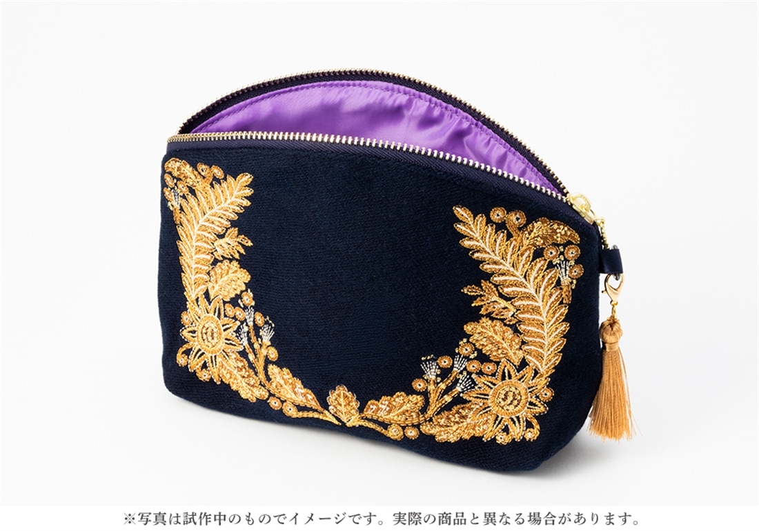 『死に戻りの魔法学校生活を、元恋人とプロローグから（※ただし好感度はゼロ）』襟刺繍ポーチ