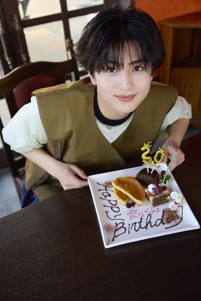 柏木悠 1st 写真集 19 → 20