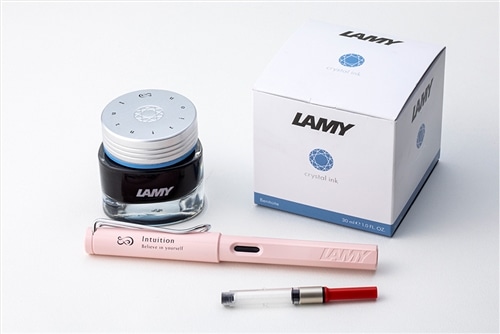 藤本さきこ × LAMY Sakiko Collaboration Edition  万年筆＆インクセット【パウダーローズ─Intuition×ベニトアイト】: その他グッズ | カドスト | KADOKAWA公式オンラインショップ