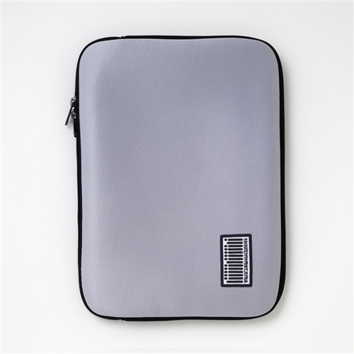 「世界は救えないけど豚の角煮は作れる」PCケース グレー 13inch