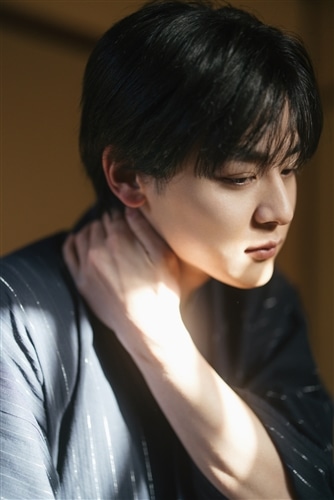 小林虎之介1st写真集 冬麗【特別版】オールアザーミニフォトブック付