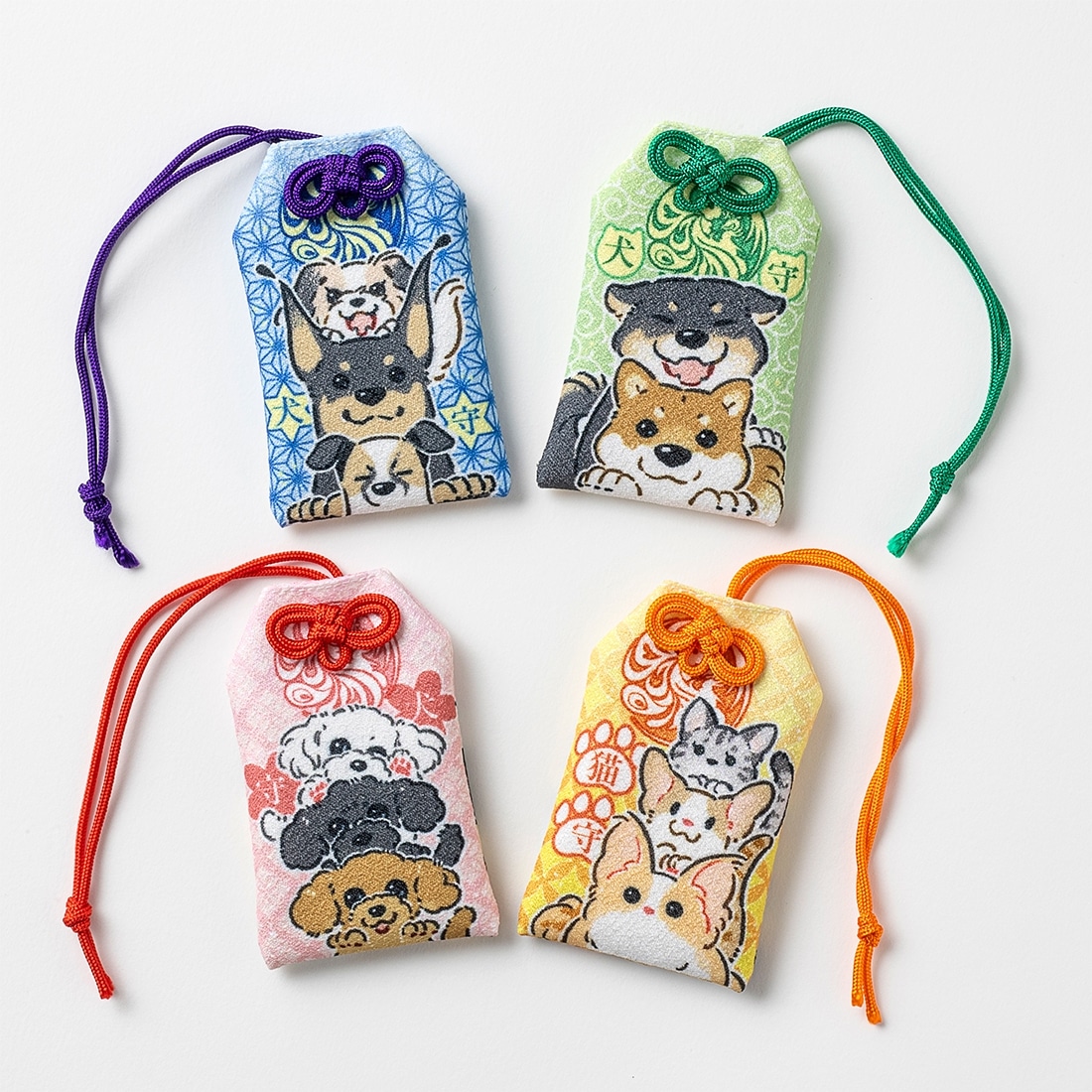 ドベとノラ 御守り トイプードルとチワワ: その他グッズ | カドスト