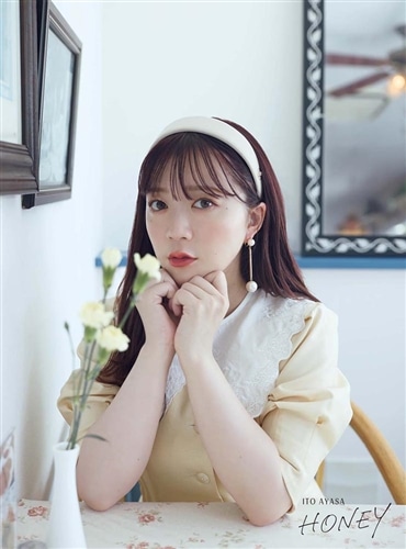 伊藤彩沙 2nd写真集 HONEY: 本・コミック・雑誌 | カドスト | KADOKAWA