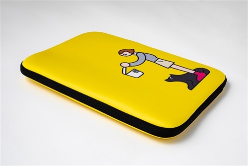 「世界は救えないけど豚の角煮は作れる」PCケース グレー 13inch