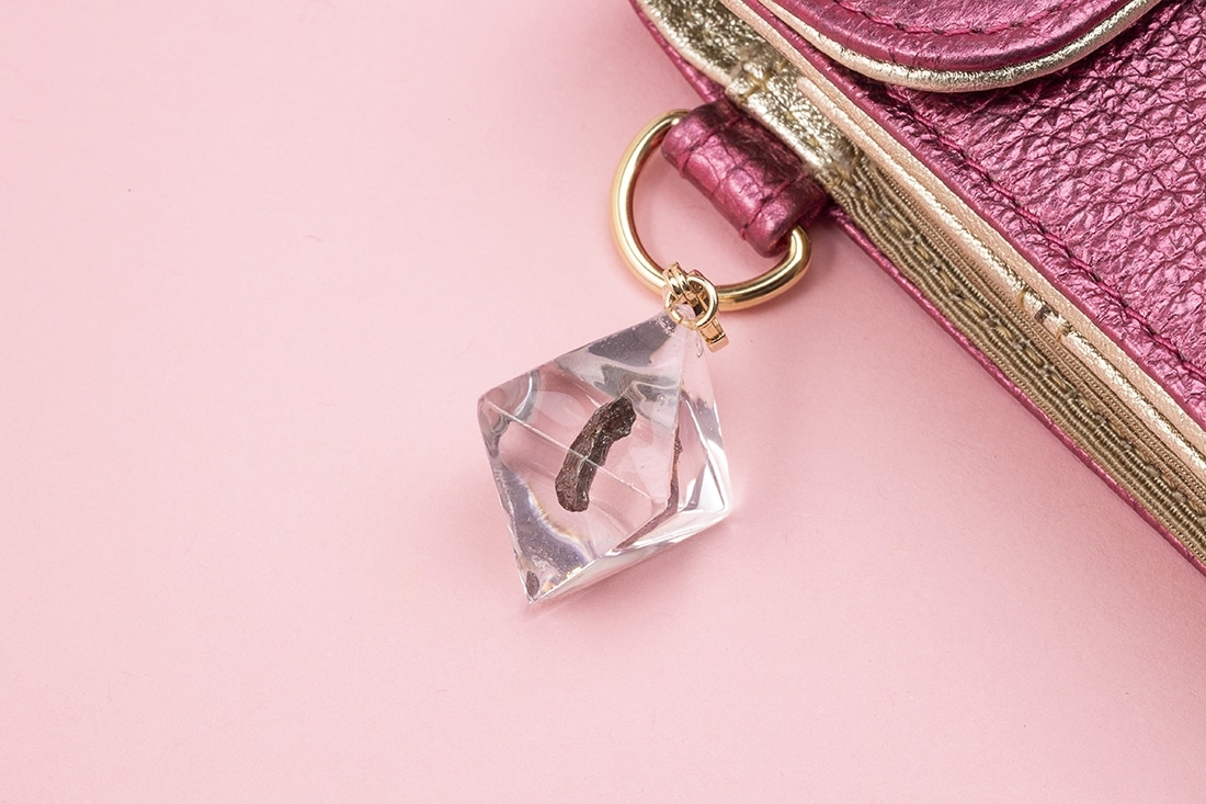 Amanda A mah 隕石チャーム付き New STAR magenta ウォレット