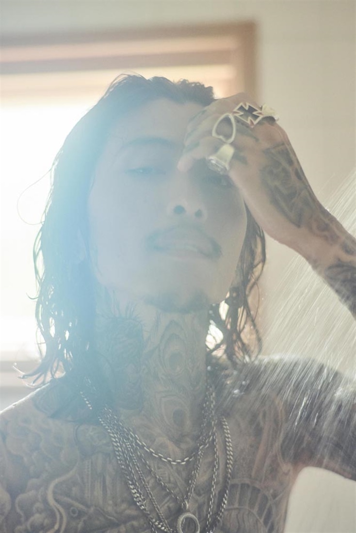 森下直哉写真集 DOPE: 本・コミック・雑誌 | カドスト | KADOKAWA公式