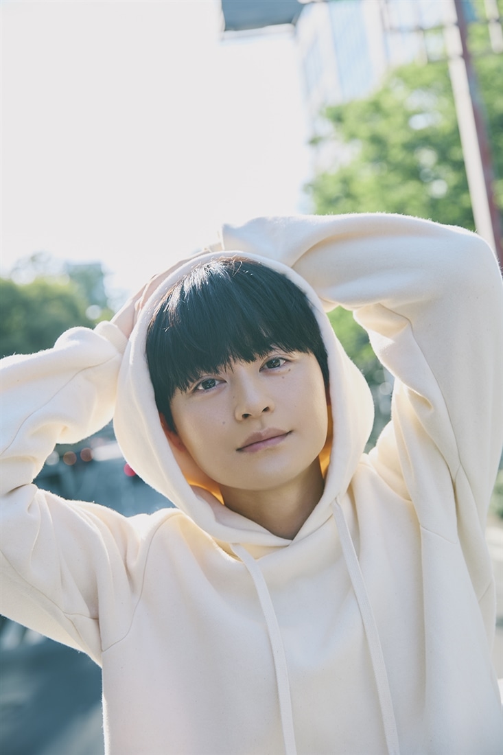 【大型配送タイプ】瀬戸康史さん掲載6ページ（ポスターサイズ） 瀬戸康史、生まれたばかりの赤ちゃんに感動 場面写真＆映像公開