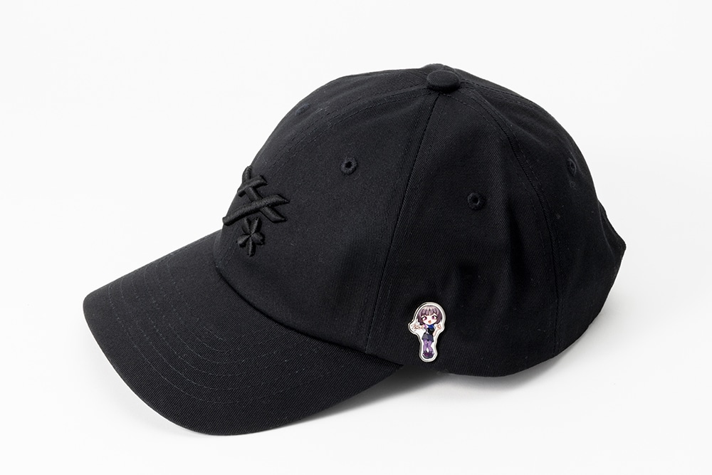 サクラナイツ　刺繍ロゴキャップ＋ピンバッジ　岡田紗佳　【イラスト：ふんぼ】