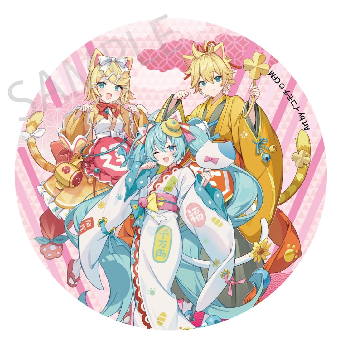 「初音ミク×招き猫×真夏の熊谷」 メガ缶バッジスタンド 初音ミク 白猫 / 鏡音リン・レン Art by イコモチ