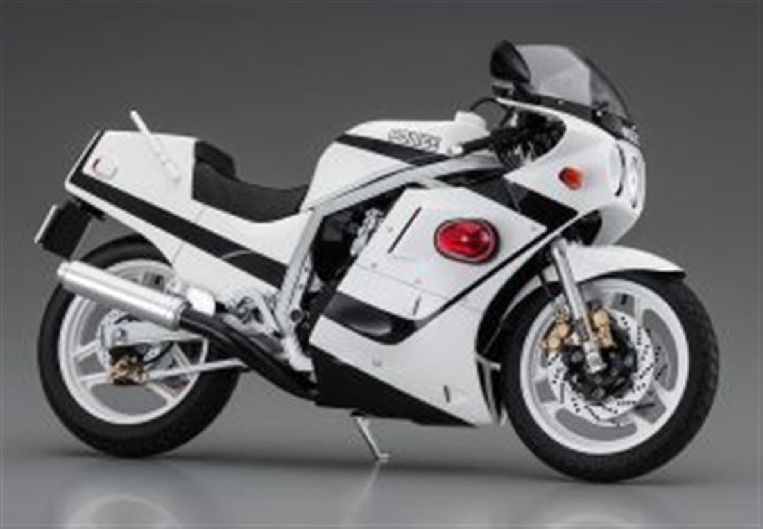 逮捕しちゃうぞ スズキ GSX-R750 白バイ仕様