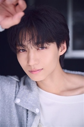 志賀李玖1st写真集（仮）【特別版】