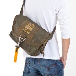 パラショルダーバッグ