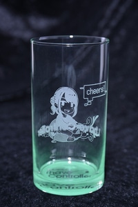 青木瑠璃子のアイコン社員用グラス