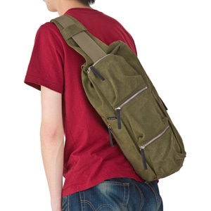 hideo design ボディIII 3ポケット縦長ショルダーカーキ