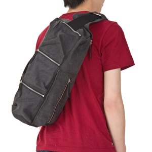 hideo design ボディIII 3ポケット縦長ショルダーブラック